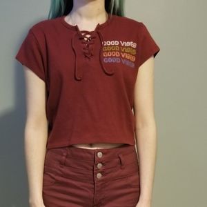 Cropped good vibes shirt